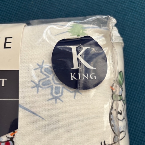 Colormate King Flannel Sheet Set - White with Red and Blue Snowman Design - Picture 4 of 4